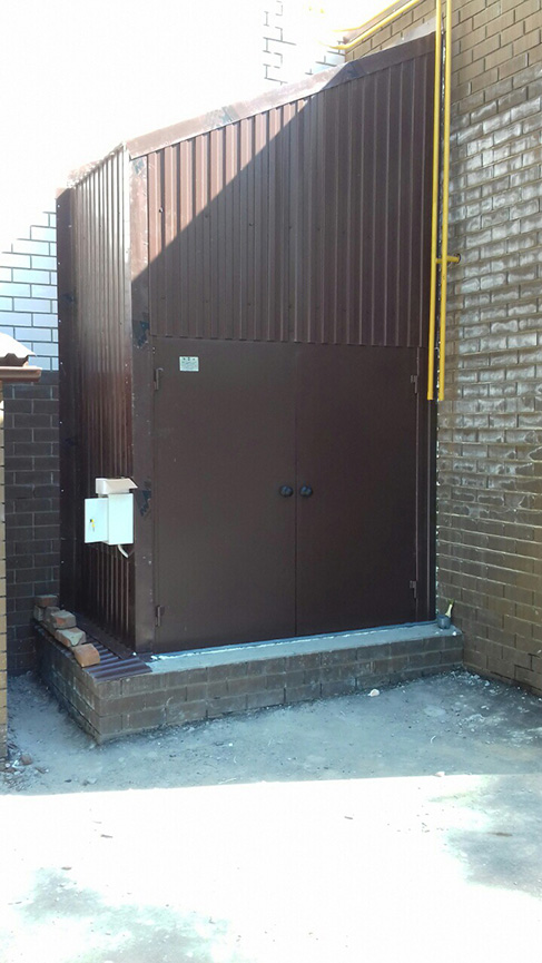 Подъемник грузовой в металлокаркасной шахте, 500 кг, Арзамас