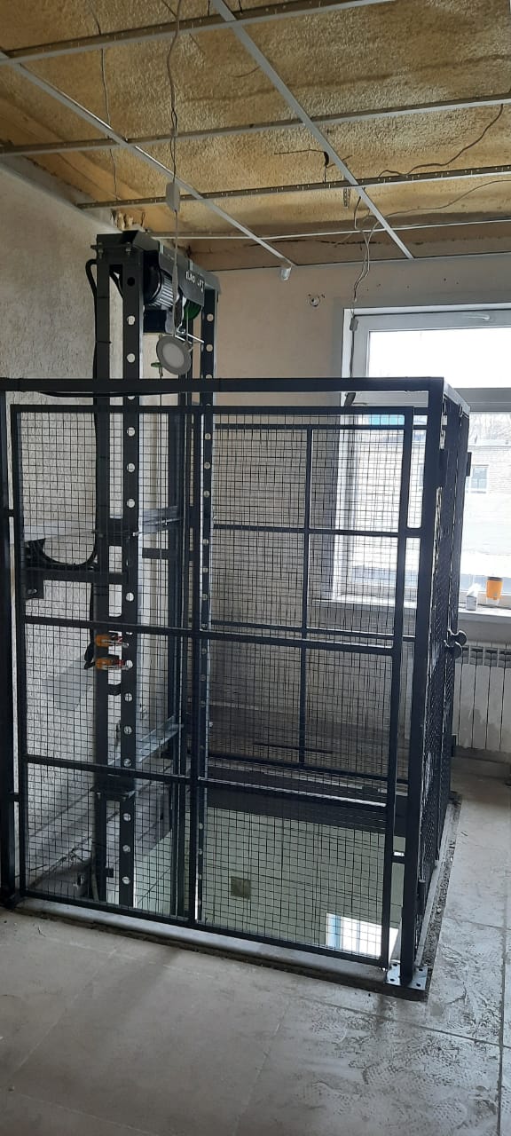 Грузовой подъёмник пчёлка ПГ-К 250 с внешним этажным ограждением, 250 кг, Екатеринбург