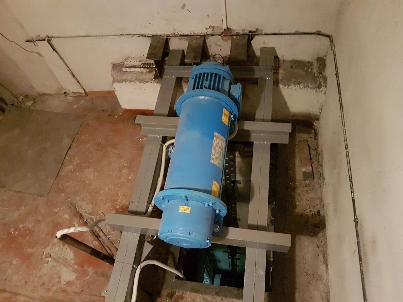 Шахтный подъемник в готовую шахту, 250 кг, Казань